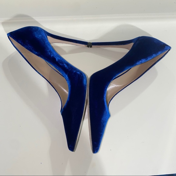 Tamara Mellon Blue Velvet Pumps - Picture 6 of 8